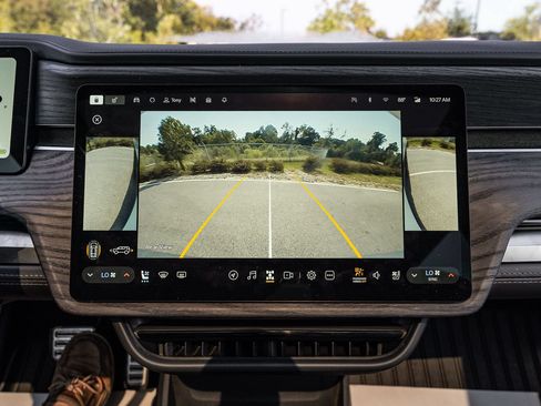 Used 2023 Rivian R1S Adventure AWD/4WD image 41