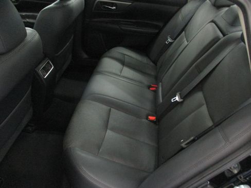 Used 2015 Nissan Altima 2.5 SL w/ Technology Package FWD image 11