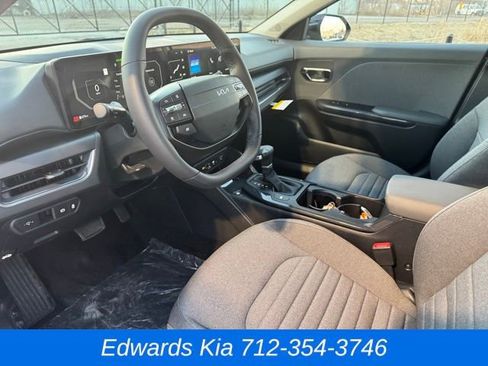 New 2025 Kia K4 EX image 17