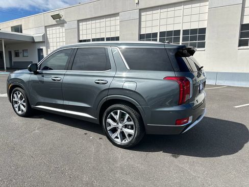 Used 2022 Hyundai Palisade Limited w/ Cargo Package AWD/4WD image 4