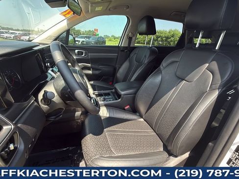 Used 2022 Kia Sorento S FWD image 31