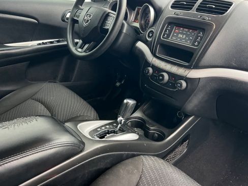 Used 2020 Dodge Journey SE w/ Blacktop Package image 18