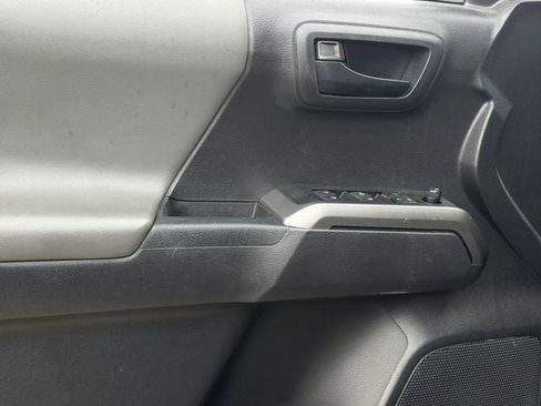 Used 2022 Toyota Tacoma SR5 RWD image 24