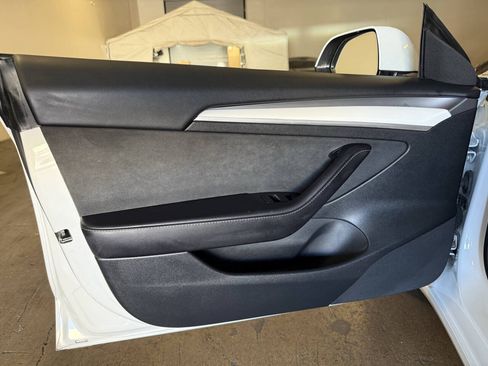 Used 2023 Tesla Model 3 Standard Range RWD image 19