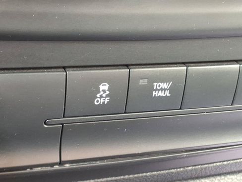 Used 2018 RAM 2500 Tradesman w/ Chrome Appearance Group AWD/4WD image 17