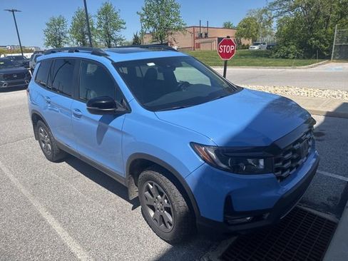 Used 2024 Honda Passport TrailSport image 1