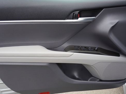 Used 2022 Toyota Camry LE image 16