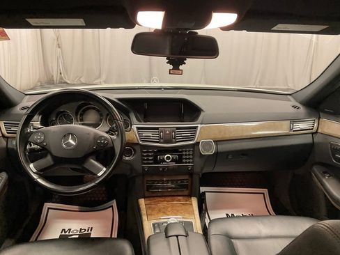 Used 2011 Mercedes-Benz E 350 4MATIC Sedan image 32