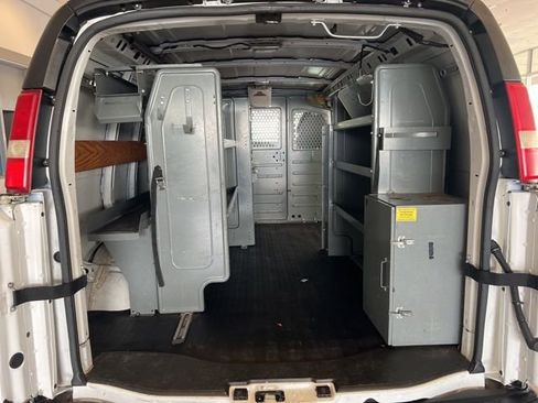 Used 2014 Chevrolet Express 2500 image 21