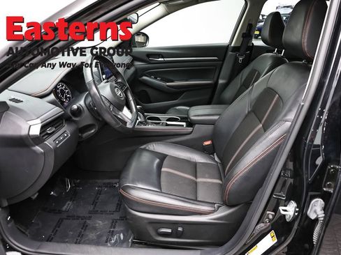 Used 2024 Nissan Altima 2.5 SR FWD image 14