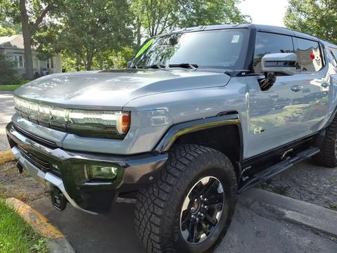 Used 2024 GMC Hummer EV 2X w/ Extreme Off-Road Package AWD/4WD image 7
