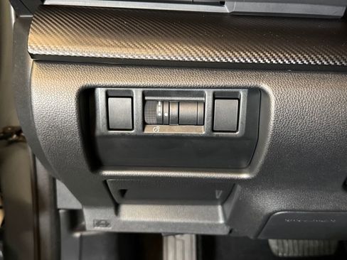 Used 2024 Subaru Crosstrek 2.0i image 15