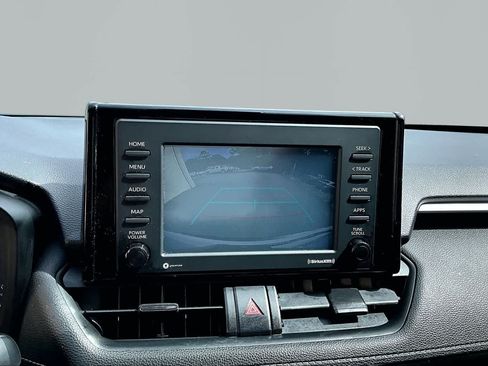 Used 2021 Toyota RAV4 LE FWD image 27