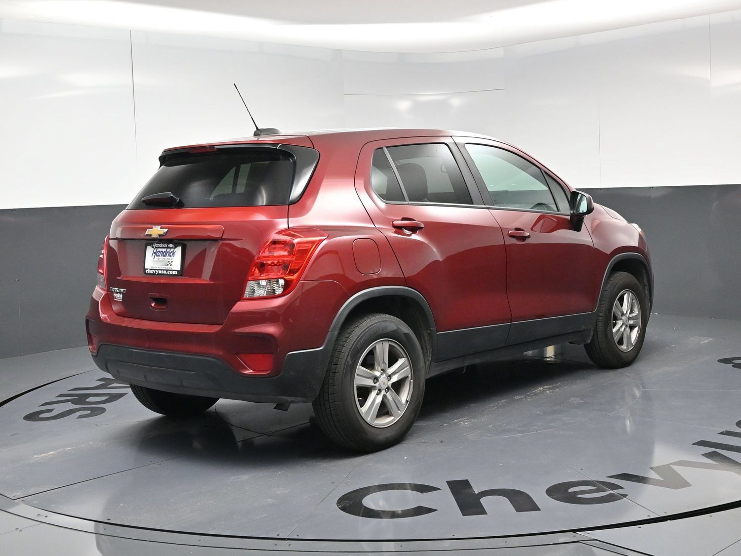 Used 2021 Chevrolet Trax LS w/ Tint and Cruise Package AWD/4WD image 9