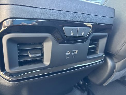 New 2026 GMC Sierra 2500 AT4 w/ AT4 Premium Plus Package AWD/4WD image 23