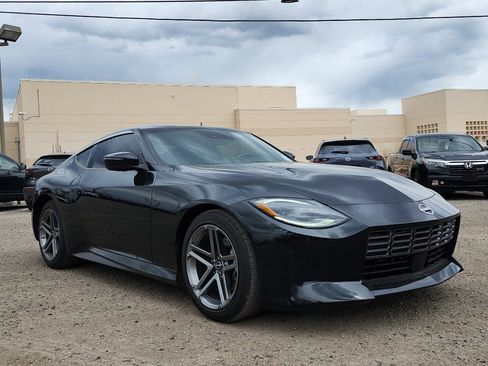 Used 2024 Nissan Z Sport w/ Floor Mat Package RWD image 3