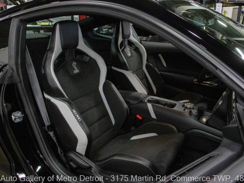Used 2020 Ford Mustang Shelby GT500 w/ Carbon Fiber Track Pack RWD image 39