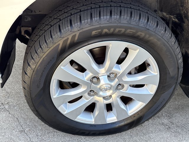 Used 2013 Toyota Sequoia Platinum AWD/4WD image 15