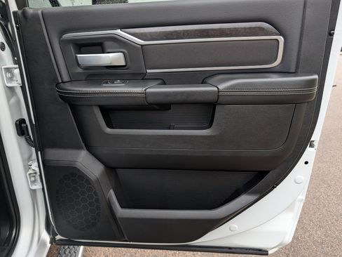 Used 2024 RAM 3500 Big Horn w/ Sport Appearance Package image 30