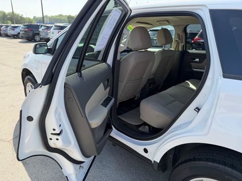 Used 2014 Ford Edge SE w/ Equipment Group 101A AWD/4WD image 12