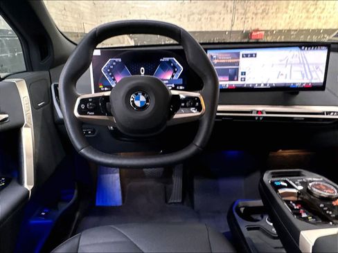 Used 2026 BMW iX xDrive45 w/ Premium Package AWD/4WD image 8