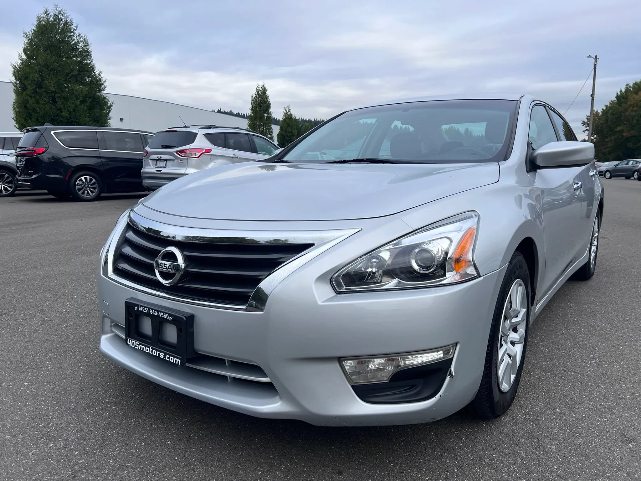 Used 2015 Nissan Altima 2.5 S w/ Power Driver Seat Package FWD image 3