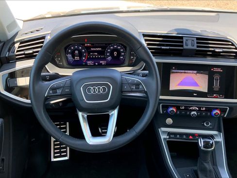 Used 2020 Audi Q3 2.0T Premium w/ Convenience Package image 5