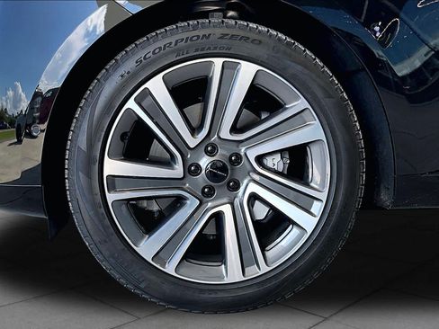 Used 2026 Land Rover Range Rover SE AWD/4WD image 10
