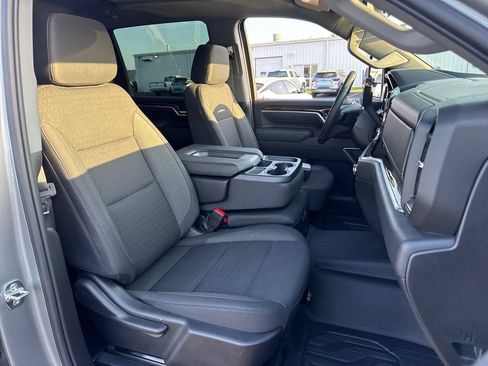 Used 2026 GMC Sierra 2500 SLE w/ SLE Value Package; AWD/4WD image 12