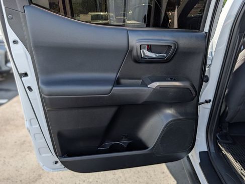 Used 2021 Toyota Tacoma TRD Sport w/ Technology Package RWD image 18