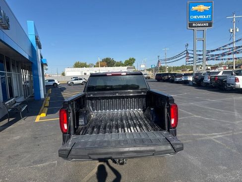 Used 2025 GMC Sierra 1500 SLT AWD/4WD image 6