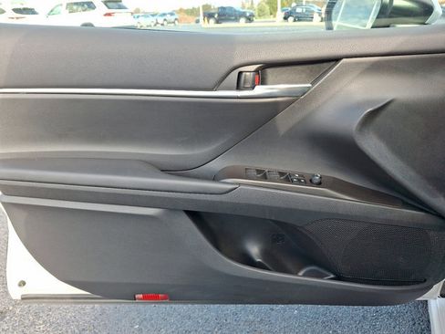Used 2024 Toyota Camry SE image 12