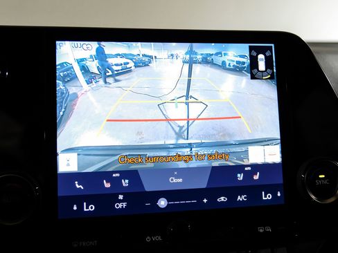 Used 2023 Lexus NX 250 FWD w/ Towing Package (2000 Lbs) image 27