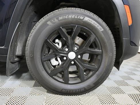Used 2023 Jeep Grand Cherokee Limited AWD/4WD image 14