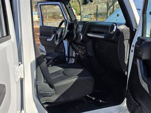 Used 2014 Jeep Wrangler Unlimited Sahara w/ Max Tow Package image 35