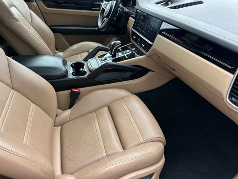 Used 2020 Porsche Cayenne S w/ Premium Package Plus AWD/4WD image 15