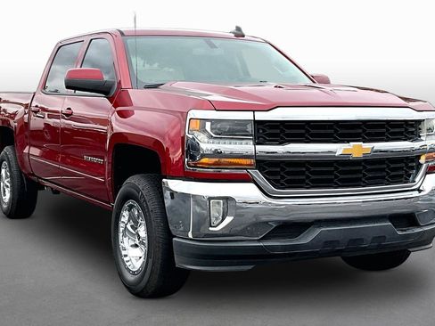 Used 2018 Chevrolet Silverado 1500 LT w/ All Star Edition image 10