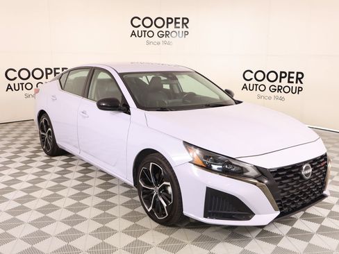 Used 2024 Nissan Altima 2.5 SR FWD image 1
