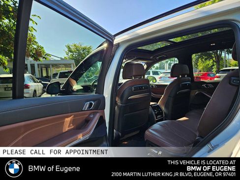 Used 2024 BMW X7 xDrive40i w/ M Sport Package AWD/4WD image 19
