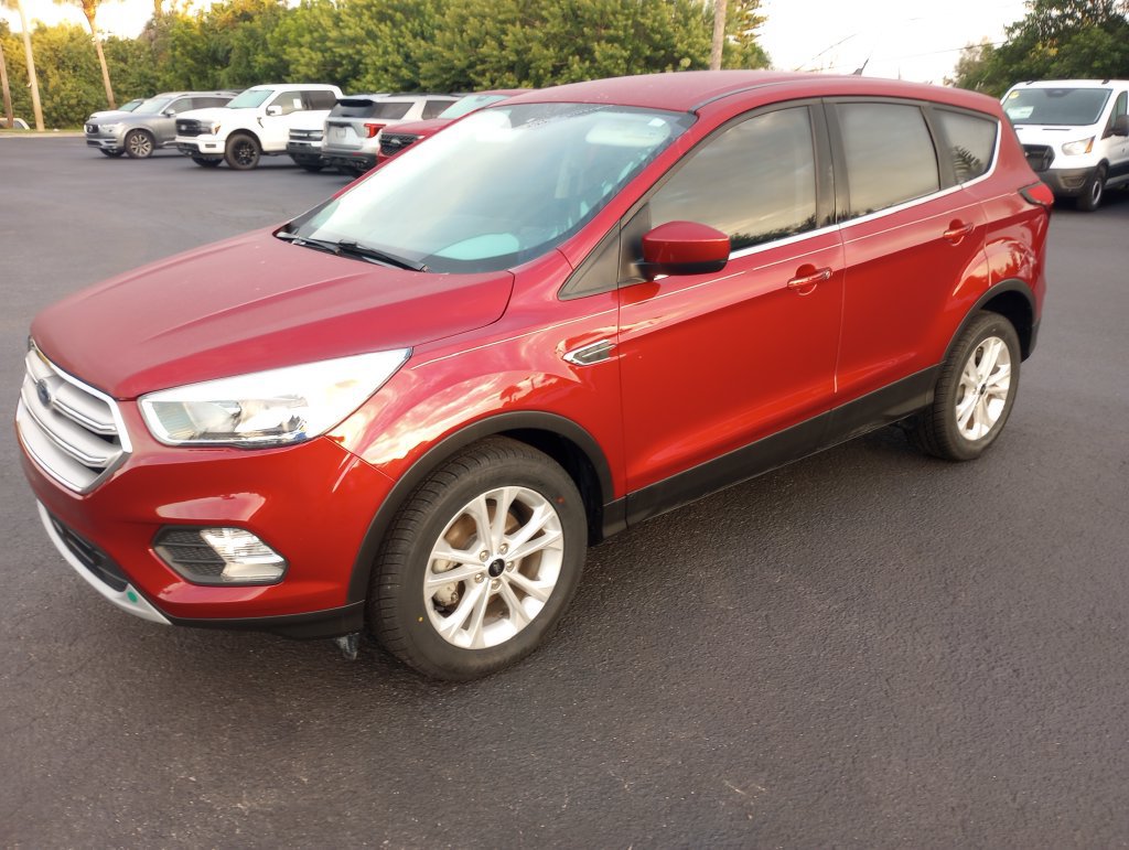Certified 2019 Ford Escape SE FWD image 3