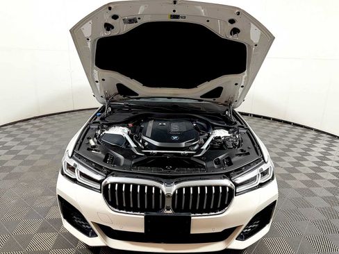 Used 2023 BMW 540i xDrive w/ M Sport Package AWD/4WD image 31
