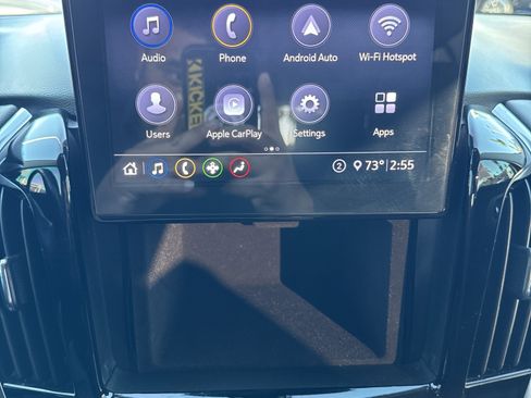 Used 2021 Chevrolet Traverse LT image 27