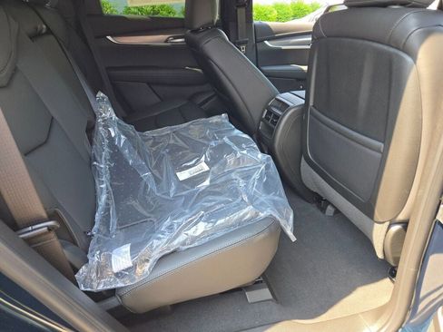 New 2025 Cadillac XT5 Luxury image 12