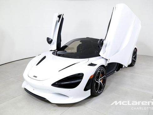 Used 2024 McLaren 750S Spider image 6