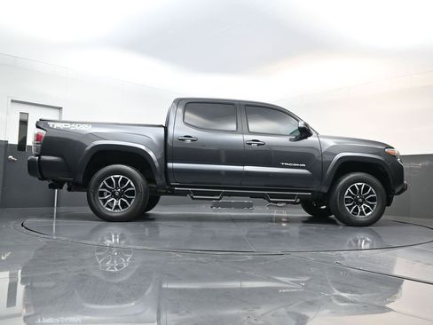Used 2023 Toyota Tacoma TRD Sport w/ Technology Package AWD/4WD image 17
