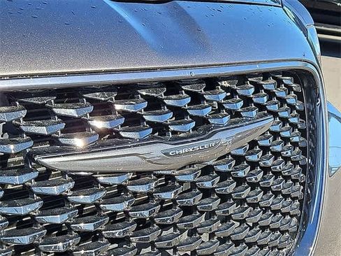 Used 2023 Chrysler 300 Touring w/ Sport Appearance Package image 35