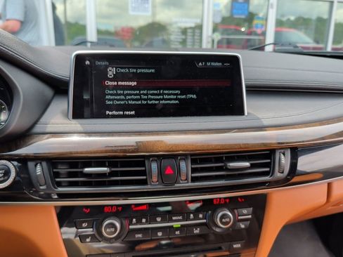 Used 2018 BMW X6 sDrive35i RWD image 2