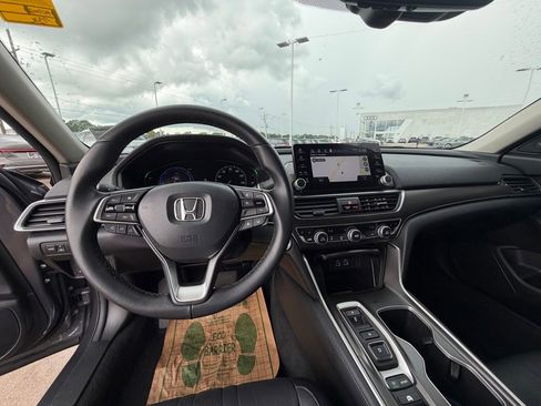 Used 2021 Honda Accord Touring image 12