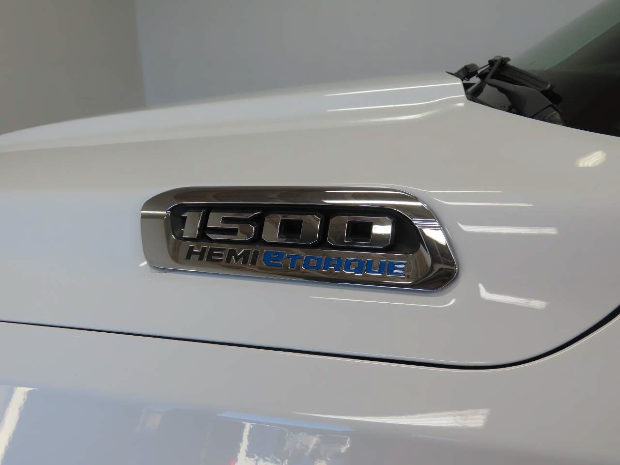 Used 2024 RAM 1500 Laramie RWD image 5