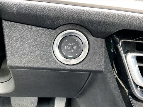 Used 2025 Chevrolet Traverse LT w/ LPO, Floor Liner Package FWD image 28